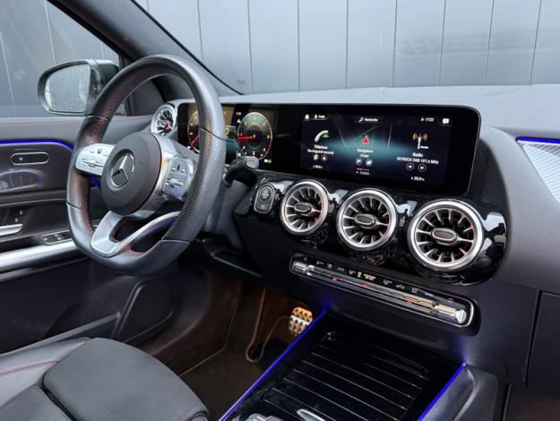 MERCEDES-BENZ GLA 200 d AMG Line  GLA 200 d AMG Line