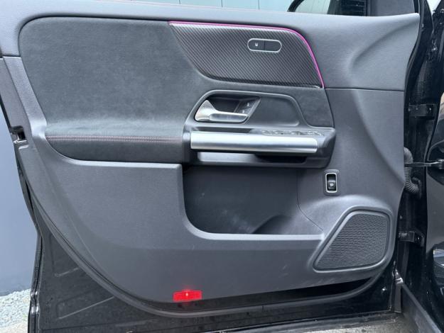 MERCEDES-BENZ GLA 200 d AMG Line  GLA 200 d AMG Line