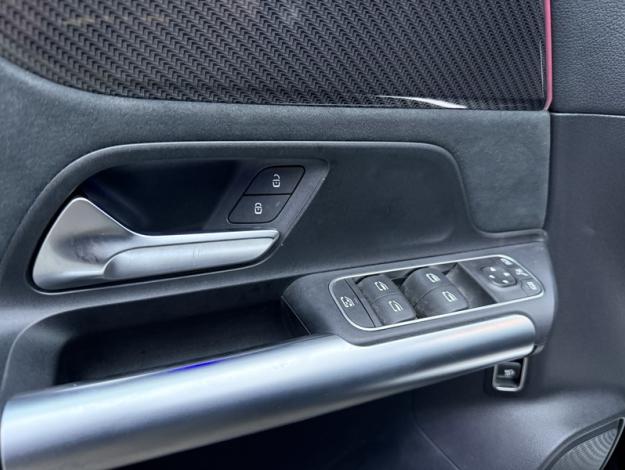 MERCEDES-BENZ GLA 200 d AMG Line  GLA 200 d AMG Line