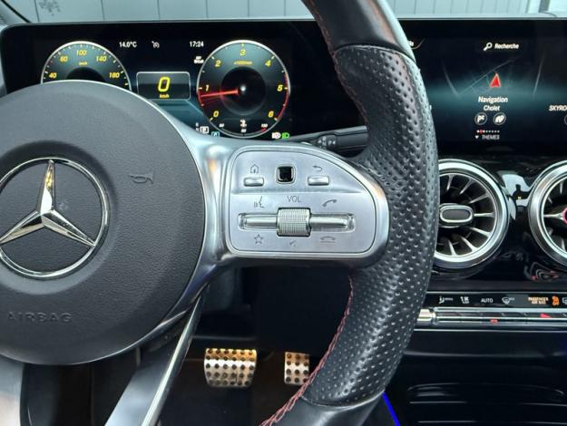 MERCEDES-BENZ GLA 200 d AMG Line  GLA 200 d AMG Line