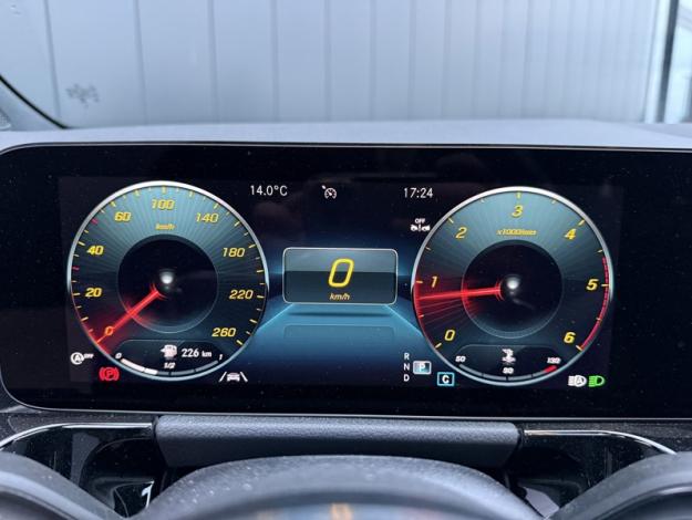 MERCEDES-BENZ GLA 200 d AMG Line  GLA 200 d AMG Line