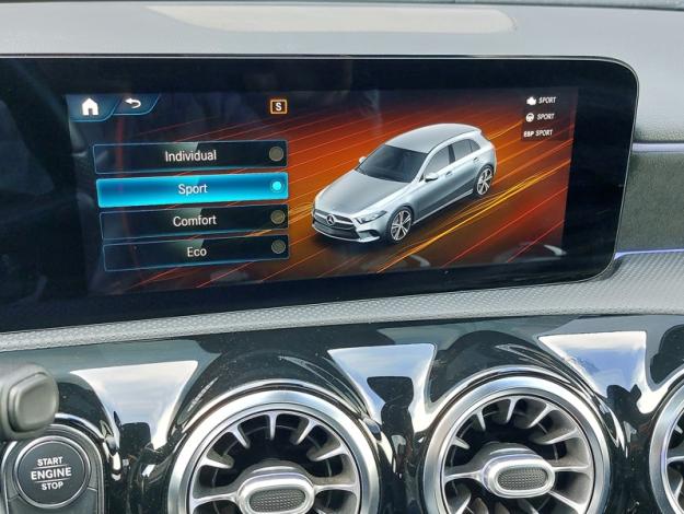 MERCEDES-BENZ Classe A 180 d AMG Line  