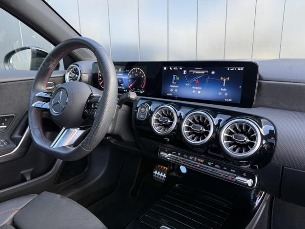 MERCEDES-BENZ Classe A 180 AMG Line  