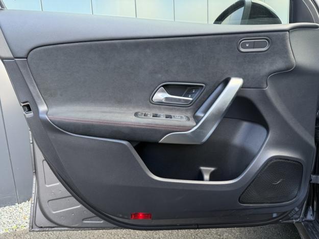 MERCEDES-BENZ Classe A 180 AMG Line  