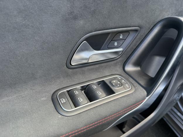 MERCEDES-BENZ Classe A 180 AMG Line  