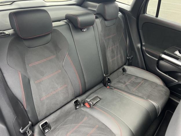 MERCEDES-BENZ GLA 250 e AMG Line  