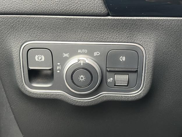 MERCEDES-BENZ GLA 250 e AMG Line  