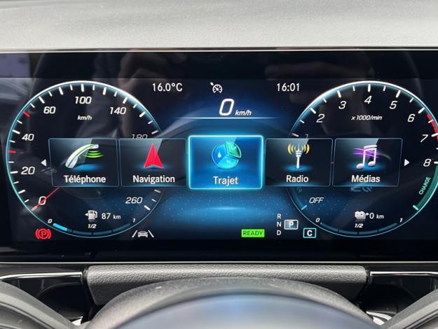 MERCEDES-BENZ GLA 250 e AMG Line  