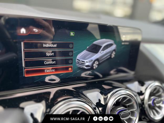 MERCEDES-BENZ GLA 250 e AMG Line  