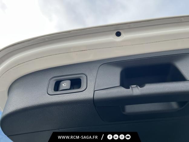 MERCEDES-BENZ GLA 250 e AMG Line  