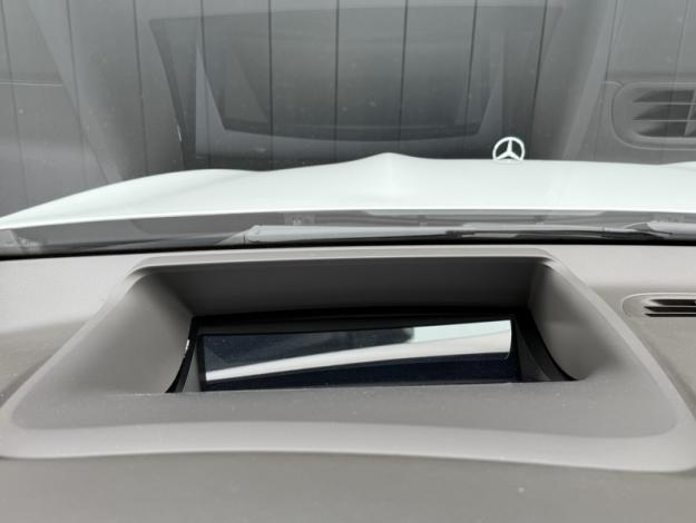 MERCEDES-BENZ EQS SUV Mercedes-Maybach EQS 680 SUV  Mercedes-Maybach EQS 680 SUV