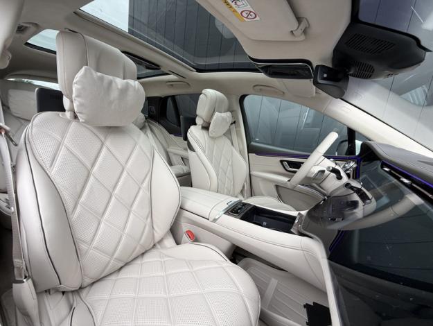 MERCEDES-BENZ EQS SUV Mercedes-Maybach EQS 680 SUV  Mercedes-Maybach EQS 680 SUV