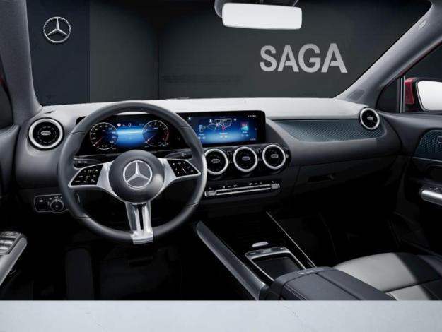 MERCEDES-BENZ GLA 180   Cyber Edition