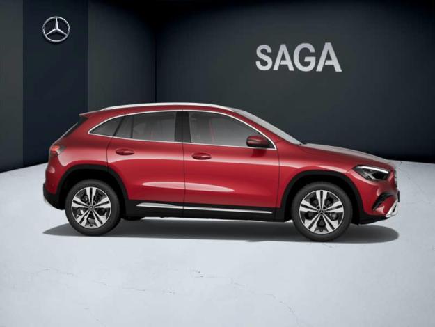 MERCEDES-BENZ GLA 180   Cyber Edition