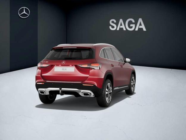 MERCEDES-BENZ GLA 180   Cyber Edition