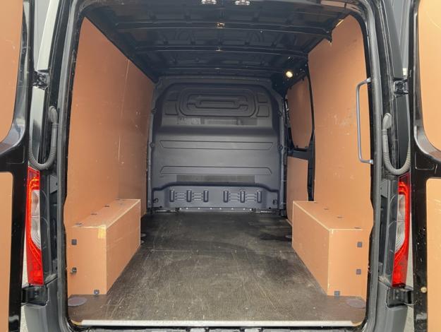 MERCEDES-BENZ Sprinter 215 CDI Fourgon Compact  