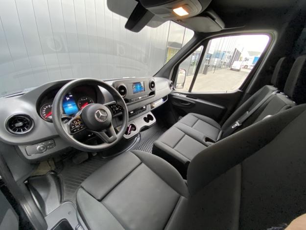 MERCEDES-BENZ Sprinter 215 CDI Fourgon Compact  