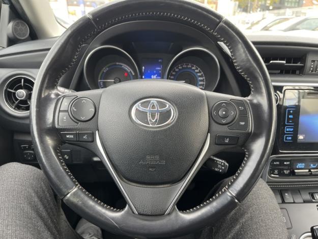 TOYOTA Auris Hybride 136h Dynamic  