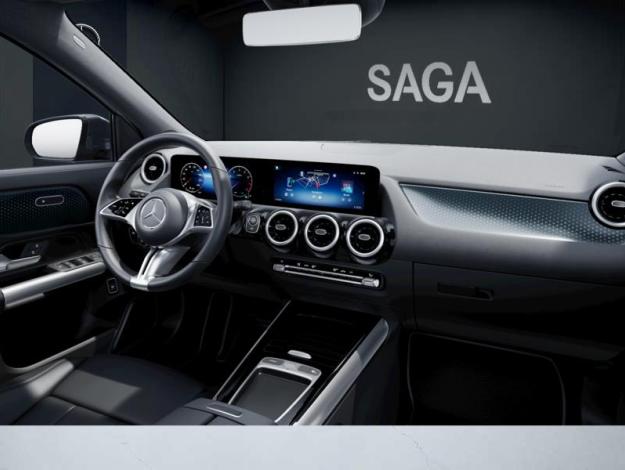 MERCEDES-BENZ GLA 180   Cyber Edition