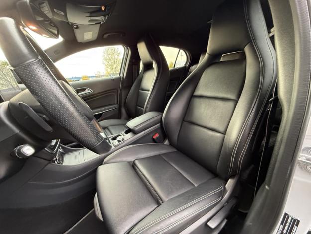 MERCEDES-BENZ GLA 200 Starlight Edition  Classe GLA/ X156 GLA 200 Starlight Edition