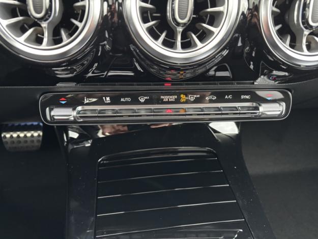 MERCEDES-BENZ A 180 Star Edition - Saga Huy  