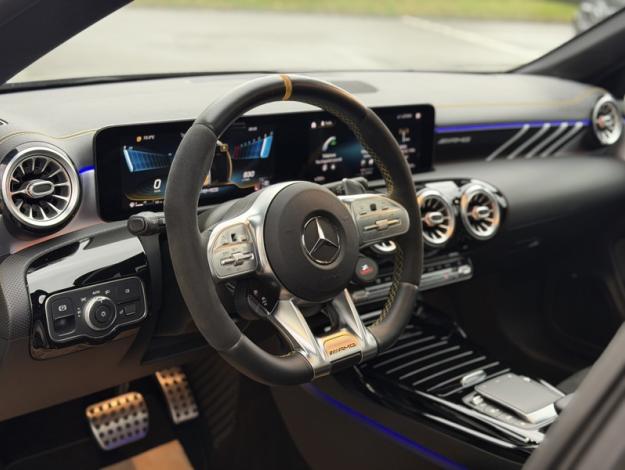 MERCEDES-BENZ CLA 45 S AMG Sièges Perf Toit Pano  