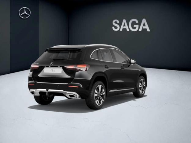 MERCEDES-BENZ GLA 180 Cyber Edition  Cyber Edition
