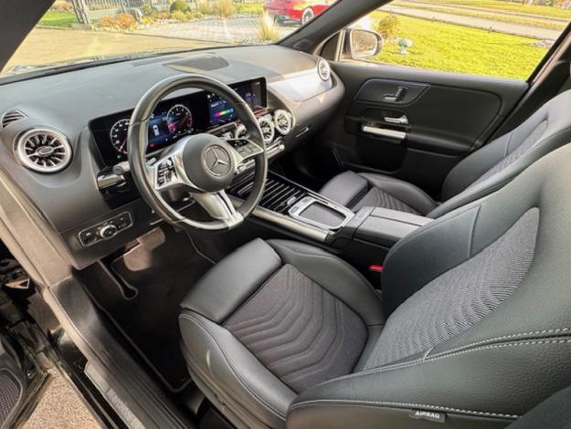 MERCEDES-BENZ GLA 200 Progressive Line  