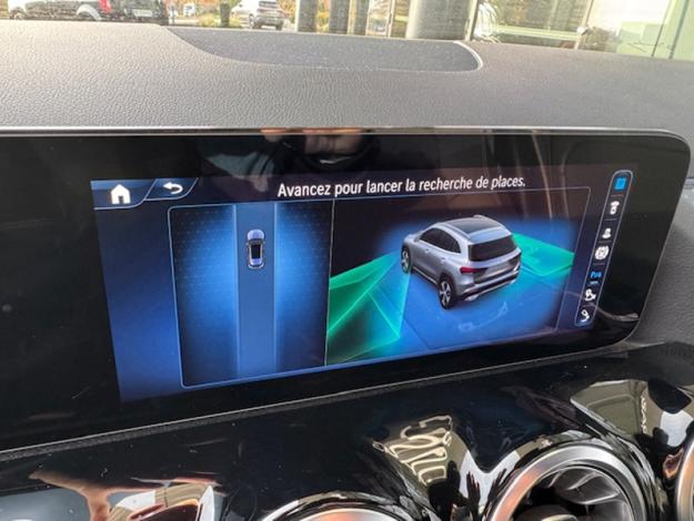 MERCEDES-BENZ GLA 200 Progressive Line  