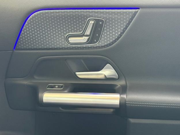 MERCEDES-BENZ GLA 200 Progressive Line  