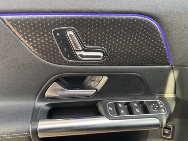 MERCEDES-BENZ GLA 200 Progressive Line  