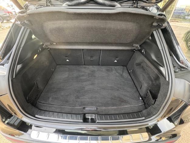 MERCEDES-BENZ GLA 200 Progressive Line  