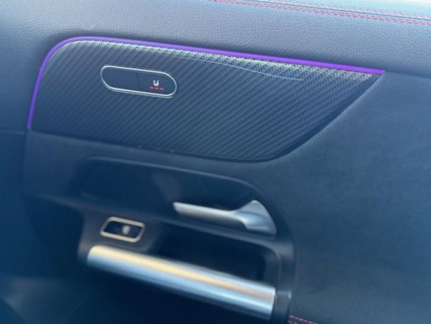 MERCEDES-BENZ GLA 200 d AMG Line  