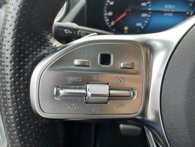 MERCEDES-BENZ GLA 200 d AMG Line  GLA 200 d AMG Line