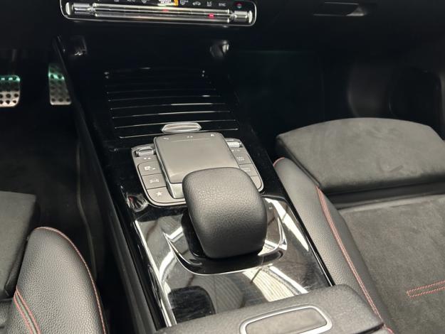 MERCEDES-BENZ A 180 d Berline AMG Line Toit Pano  