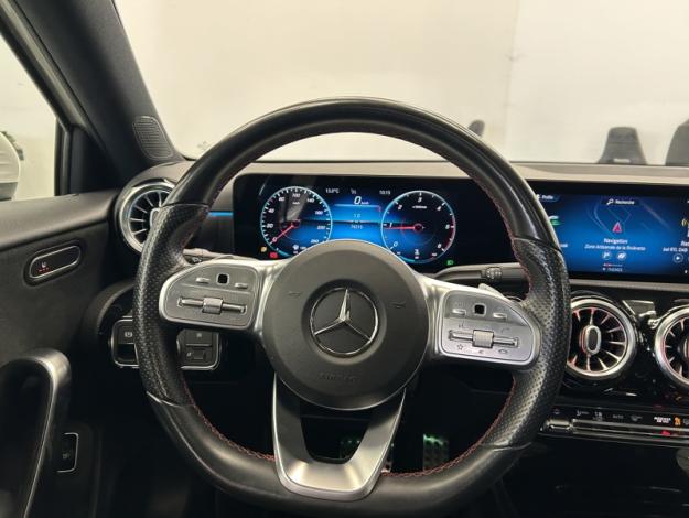 MERCEDES-BENZ A 180 d Berline AMG Line Toit Pano  