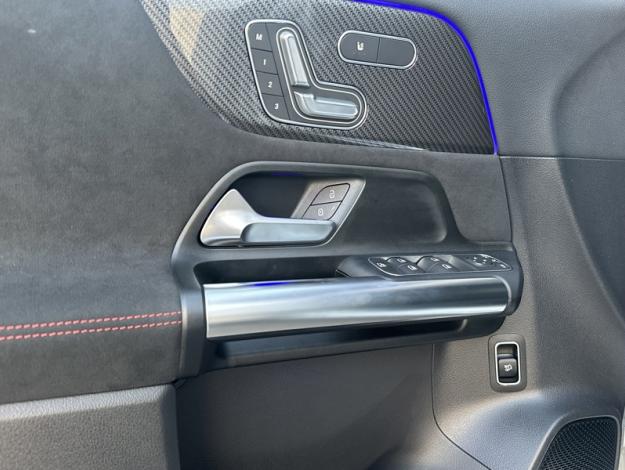 MERCEDES-BENZ GLA 200 d AMG Line  GLA 200 d AMG Line