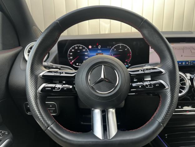 MERCEDES-BENZ GLA 200 d AMG Line  