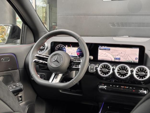 MERCEDES-BENZ GLA 180 AMG Line  GLA 180 AMG Line