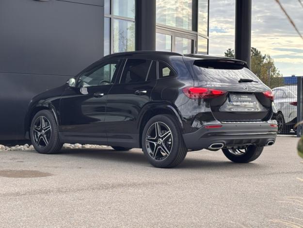 MERCEDES-BENZ GLA 180 AMG Line  GLA 180 AMG Line