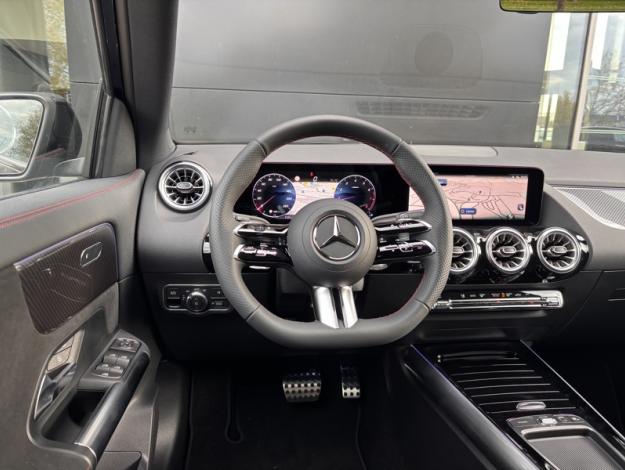 MERCEDES-BENZ GLA 180 AMG Line  GLA 180 AMG Line