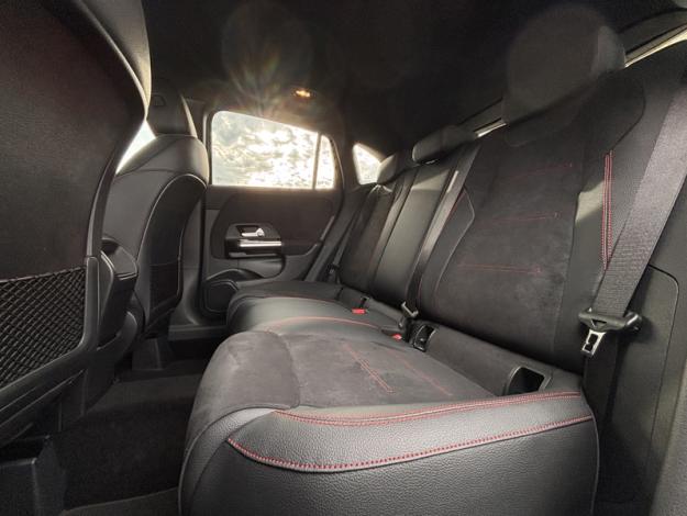 MERCEDES-BENZ GLA 180 AMG Line  GLA 180 AMG Line