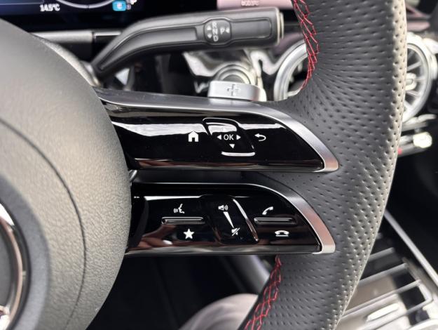 MERCEDES-BENZ GLA 180 AMG Line  GLA 180 AMG Line