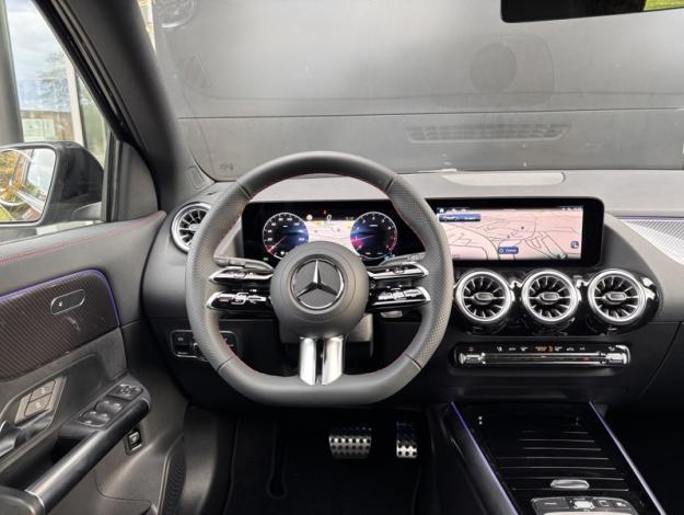 MERCEDES-BENZ GLA 180 AMG Line  GLA 180 AMG Line