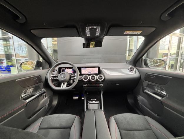 MERCEDES-BENZ GLA 180 AMG Line  GLA 180 AMG Line