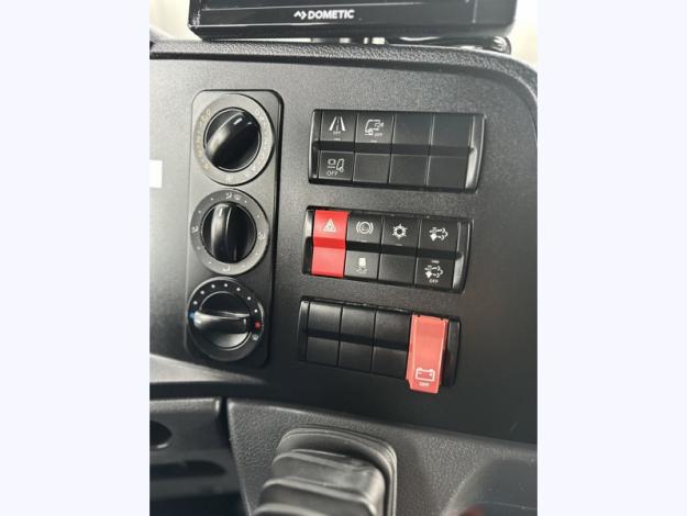 MERCEDES-BENZ Atego 1218 Fourgon  