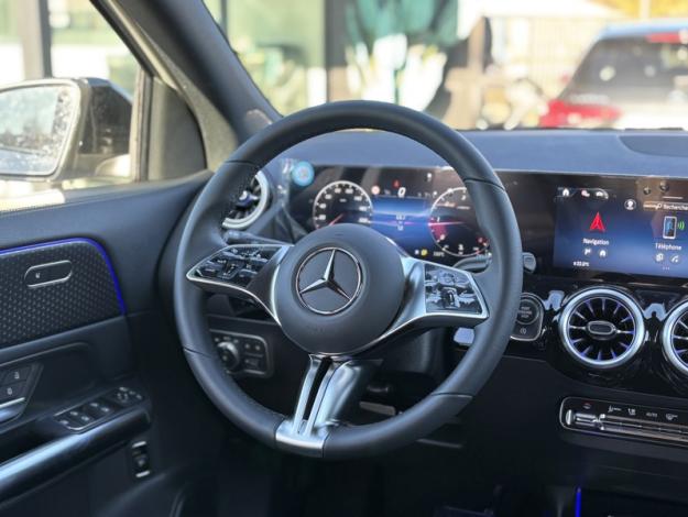 MERCEDES-BENZ GLA 180 d Luxury Line  