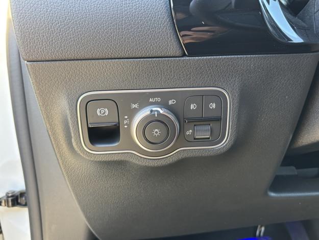 MERCEDES-BENZ GLA 180 d Luxury Line  