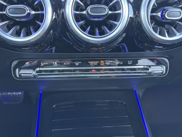 MERCEDES-BENZ GLA 180 d Luxury Line  