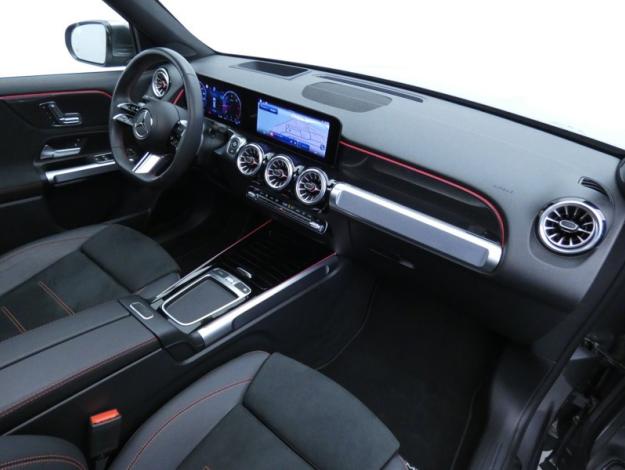 MERCEDES-BENZ GLB 200 d AMG Line  